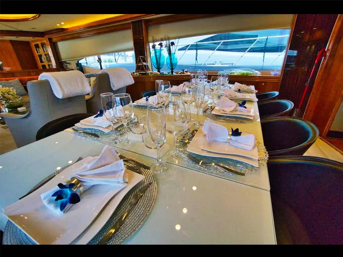 105' Sunseeker photo 23