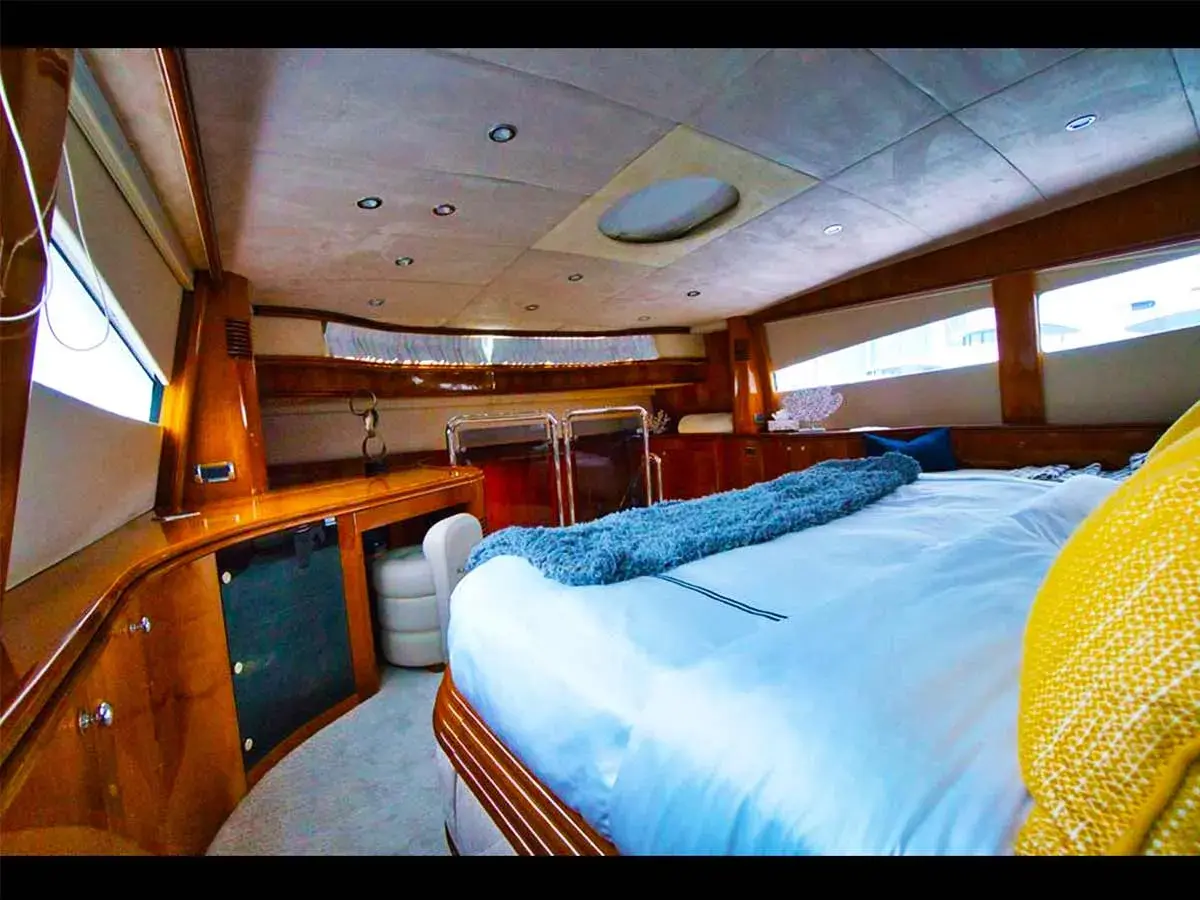 105' Sunseeker photo 26