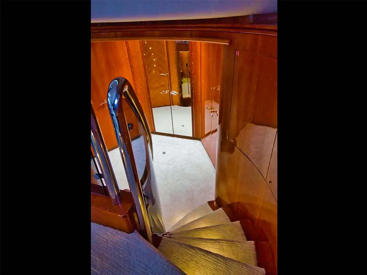 105' Sunseeker photo 27