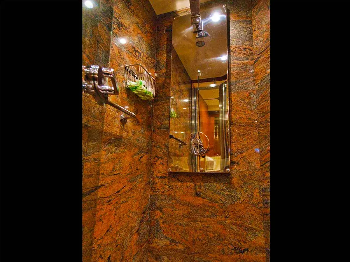 105' Sunseeker photo 30