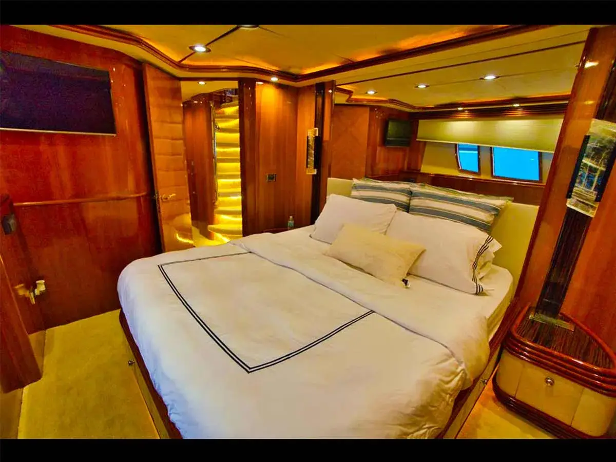 105' Sunseeker photo 32