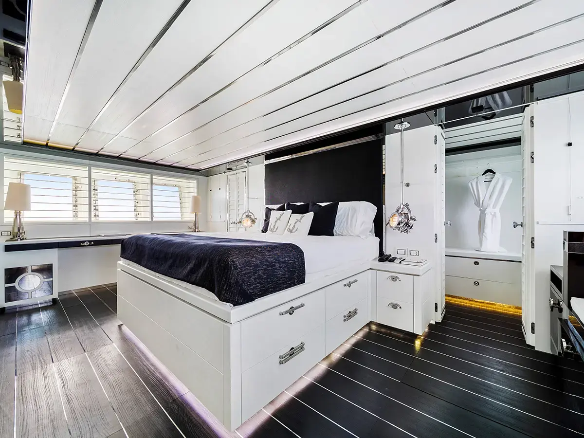 120' Tecnomar photo 3