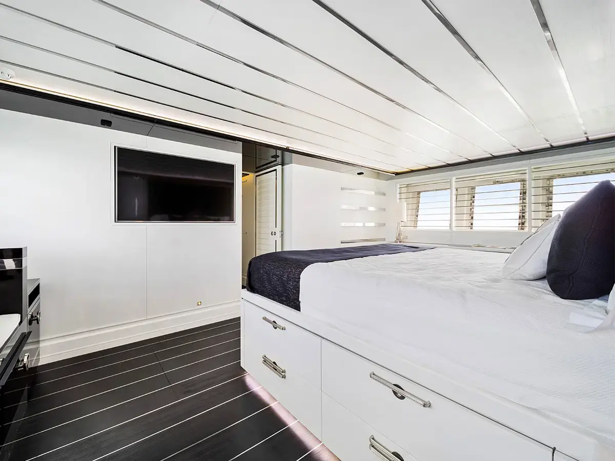 120' Tecnomar photo 5