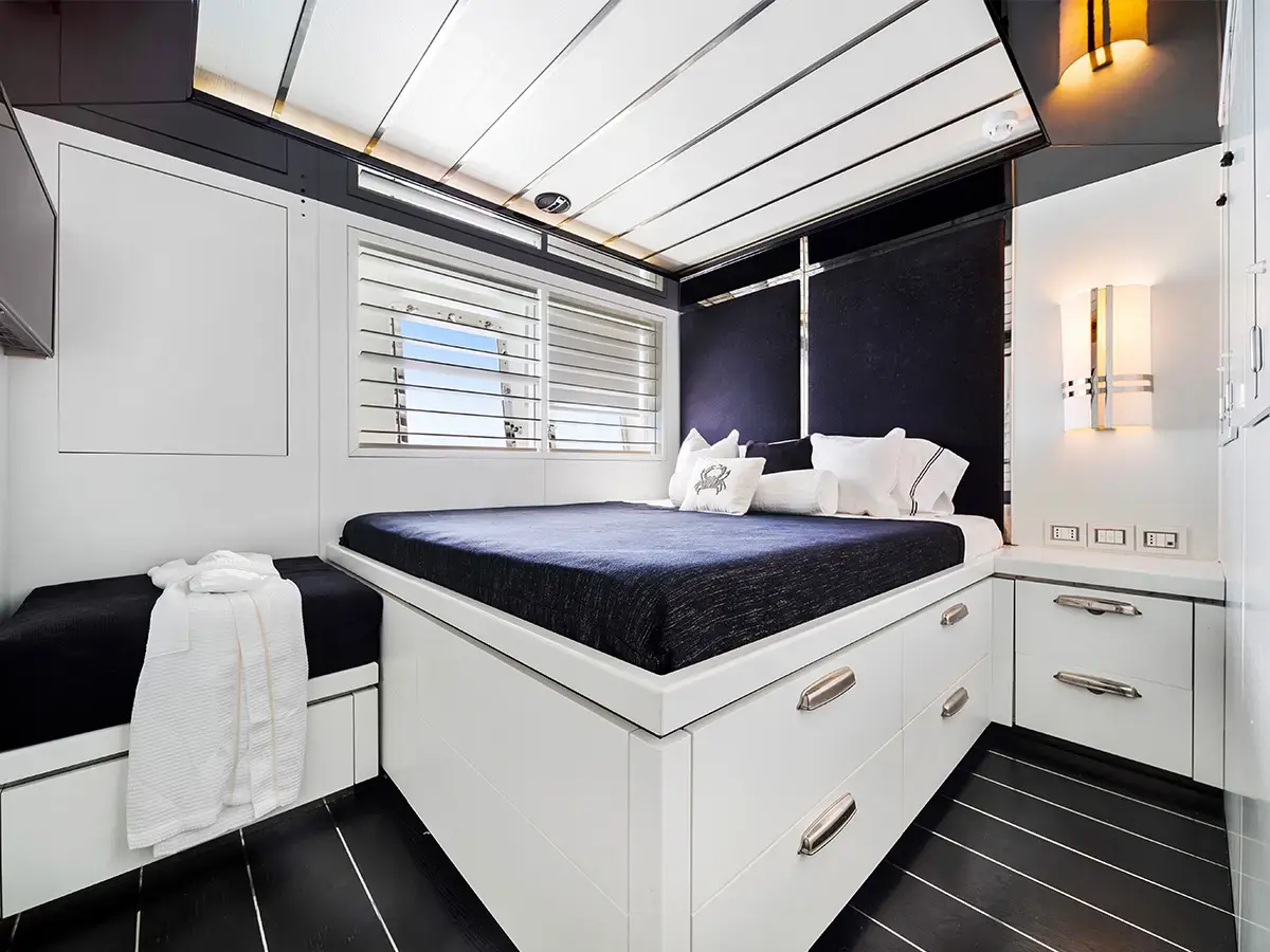 120' Tecnomar photo 10