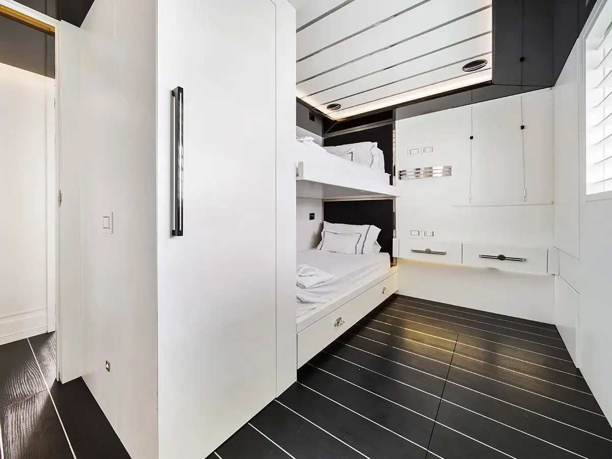 120' Tecnomar photo 11