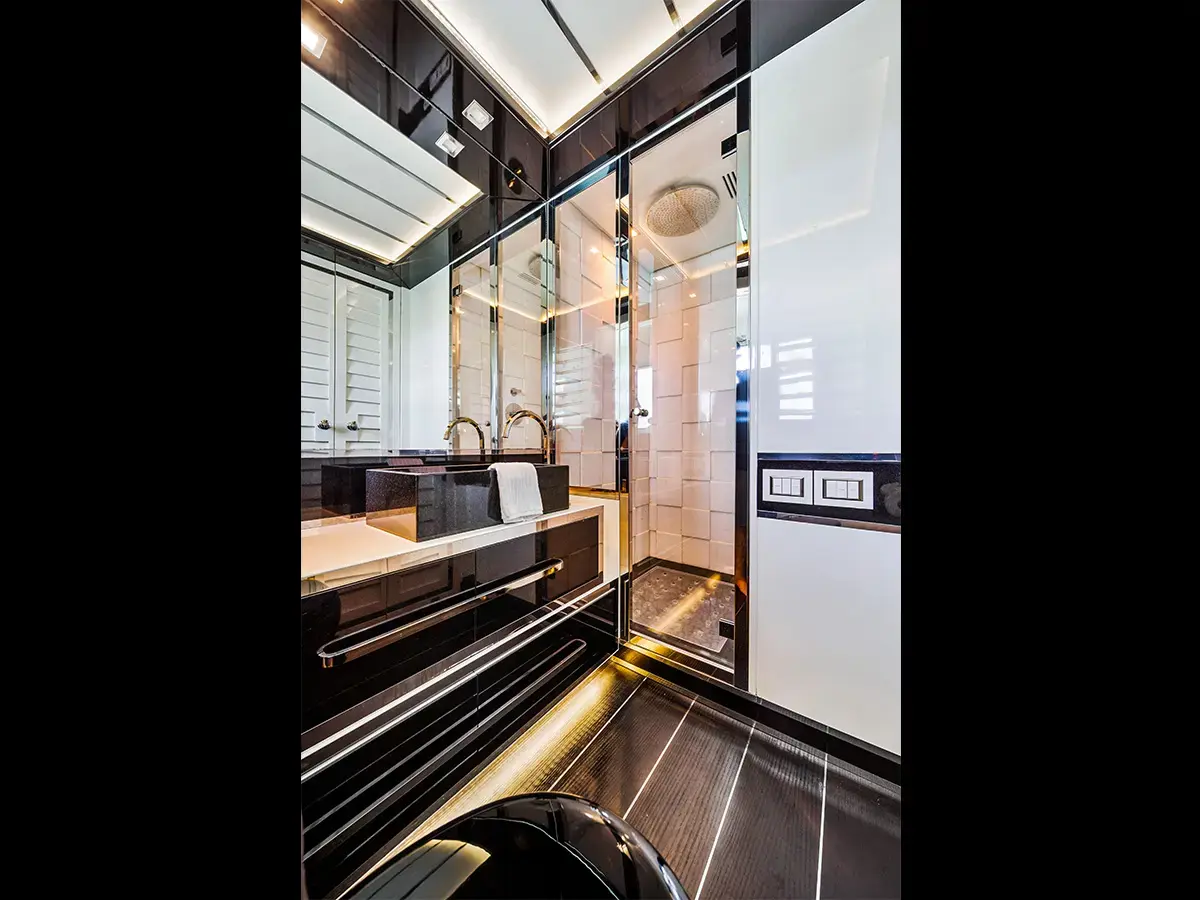 120' Tecnomar photo 13