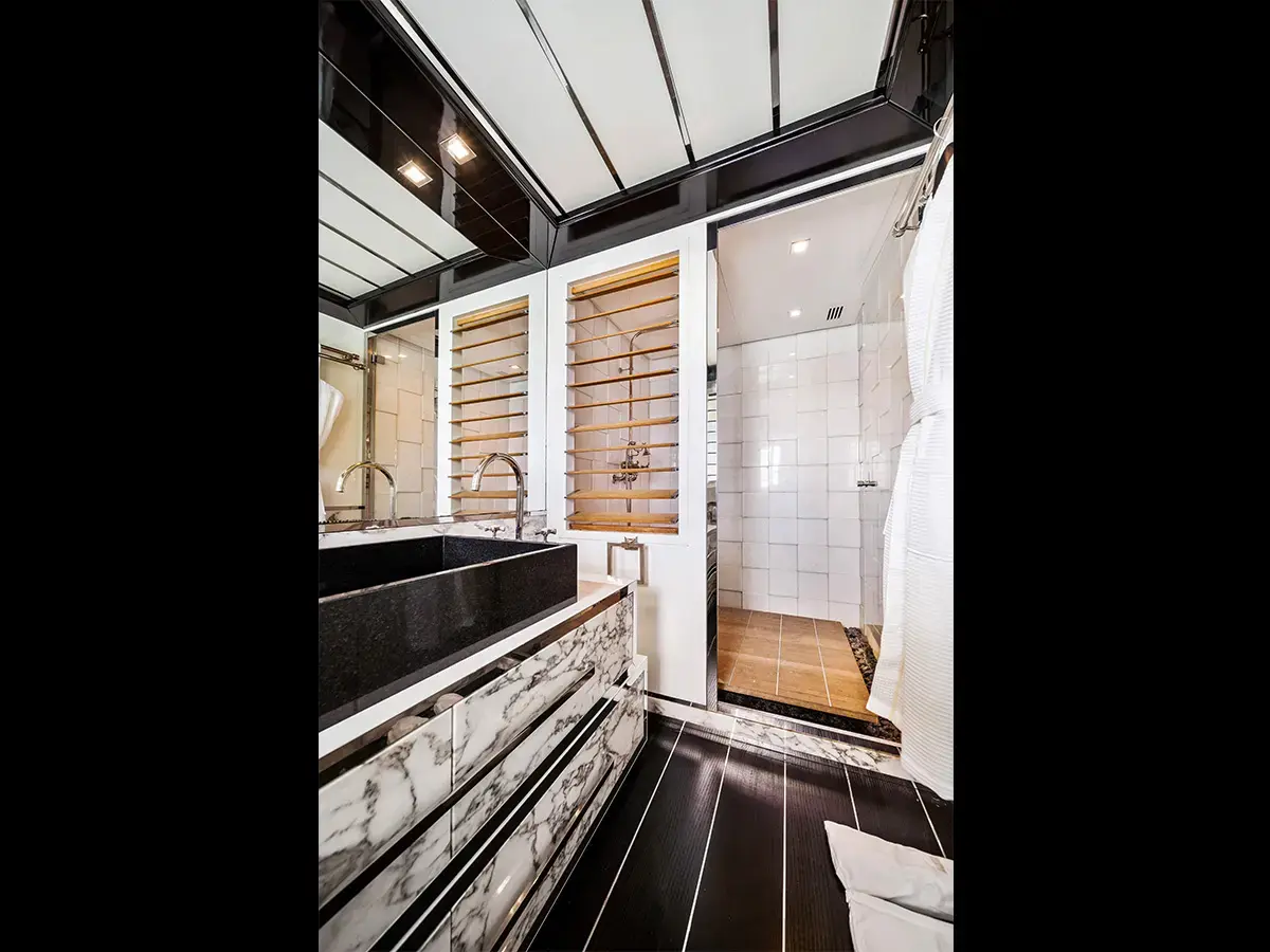 120' Tecnomar photo 14