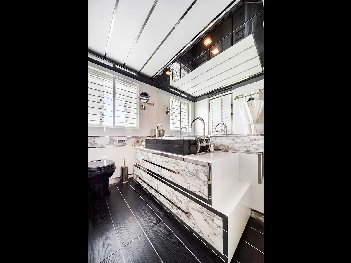 120' Tecnomar photo 15