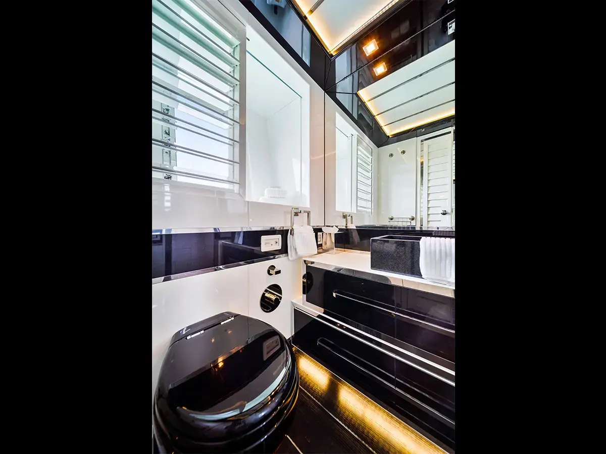 120' Tecnomar photo 17