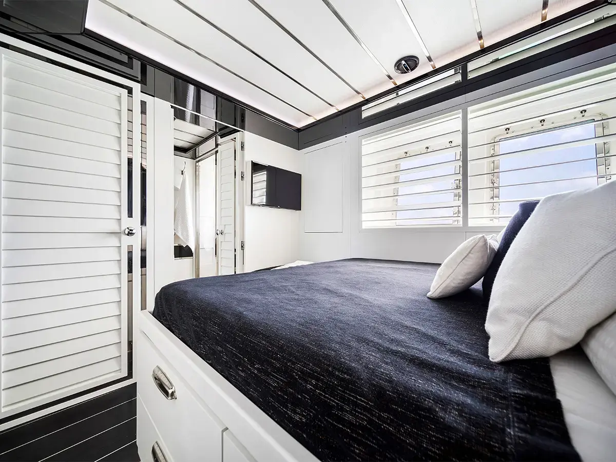 120' Tecnomar photo 22