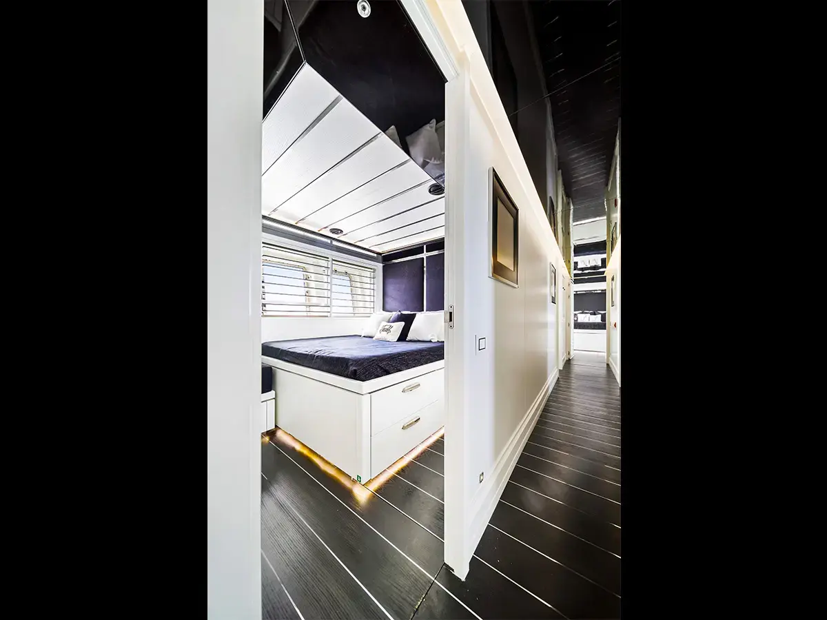 120' Tecnomar photo 26