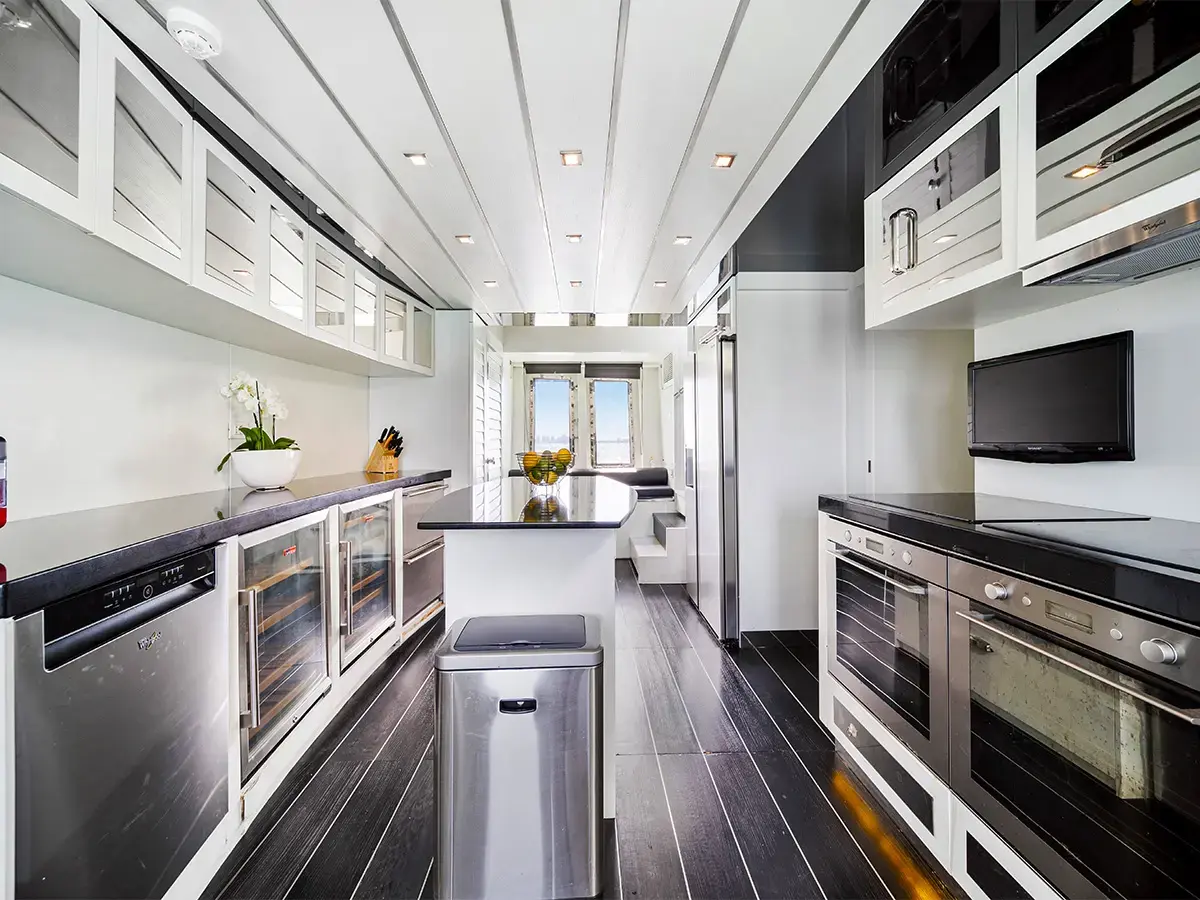 120' Tecnomar photo 27