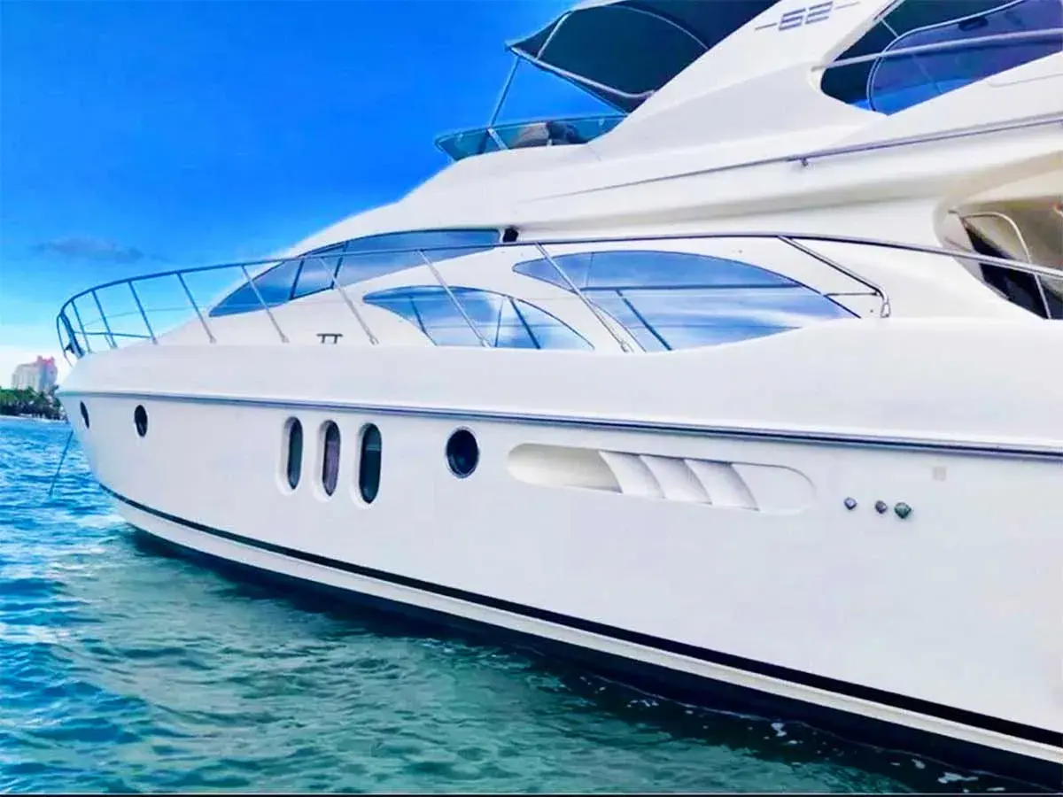 62' Azimut photo 23