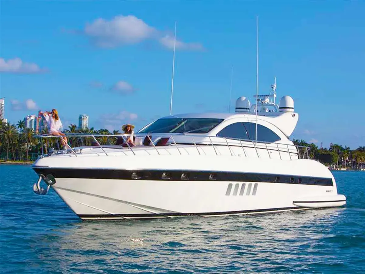 72' Mangusta photo 1