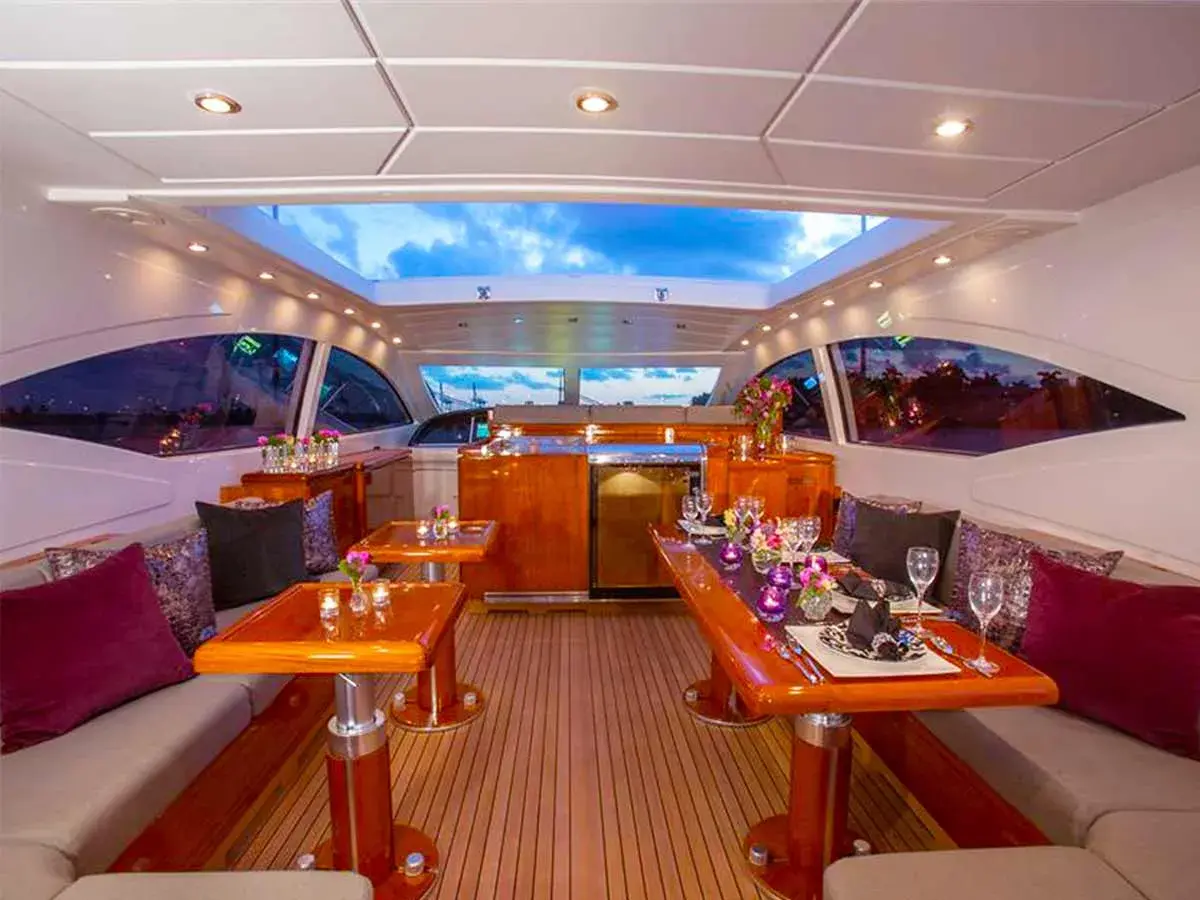 72' Mangusta photo 3