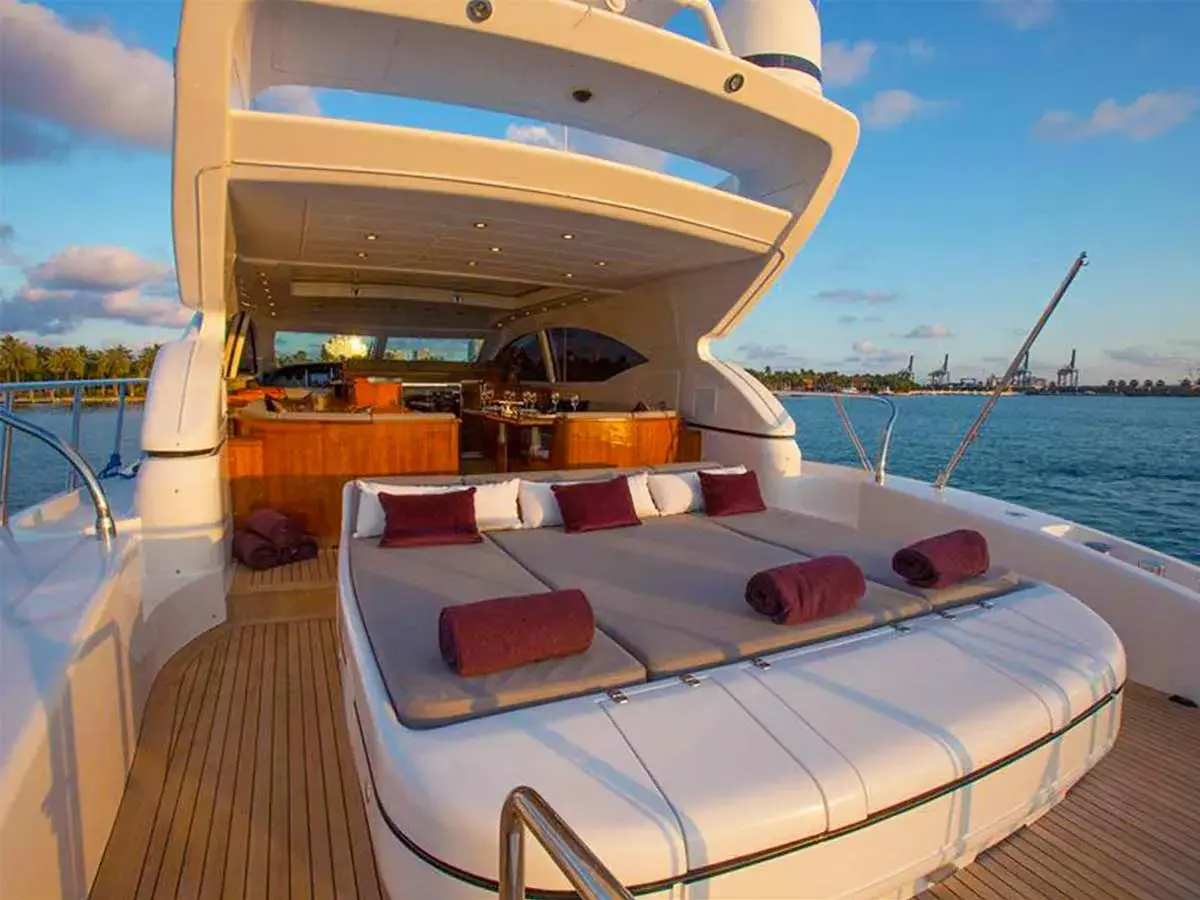 72' Mangusta photo 4