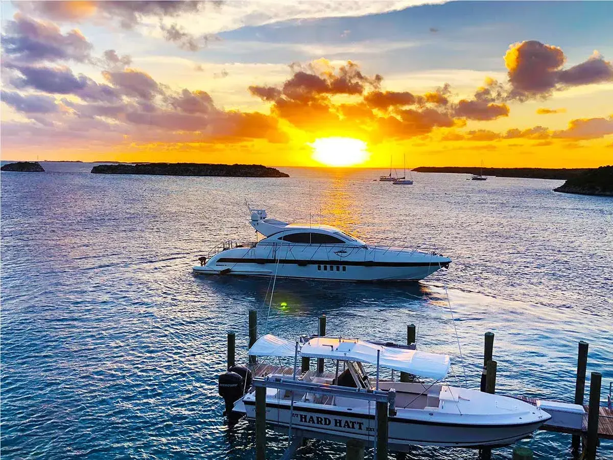 72' Mangusta photo 8