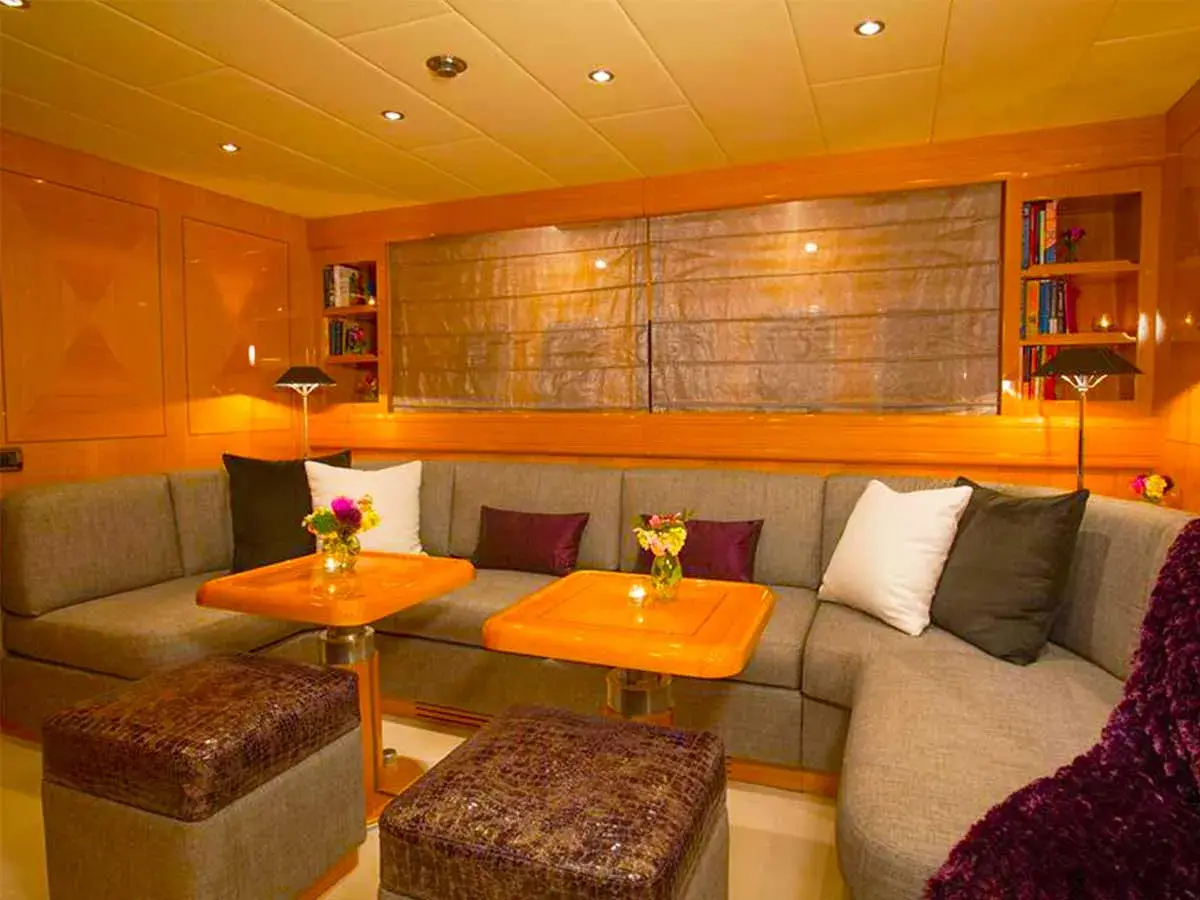 72' Mangusta photo 10