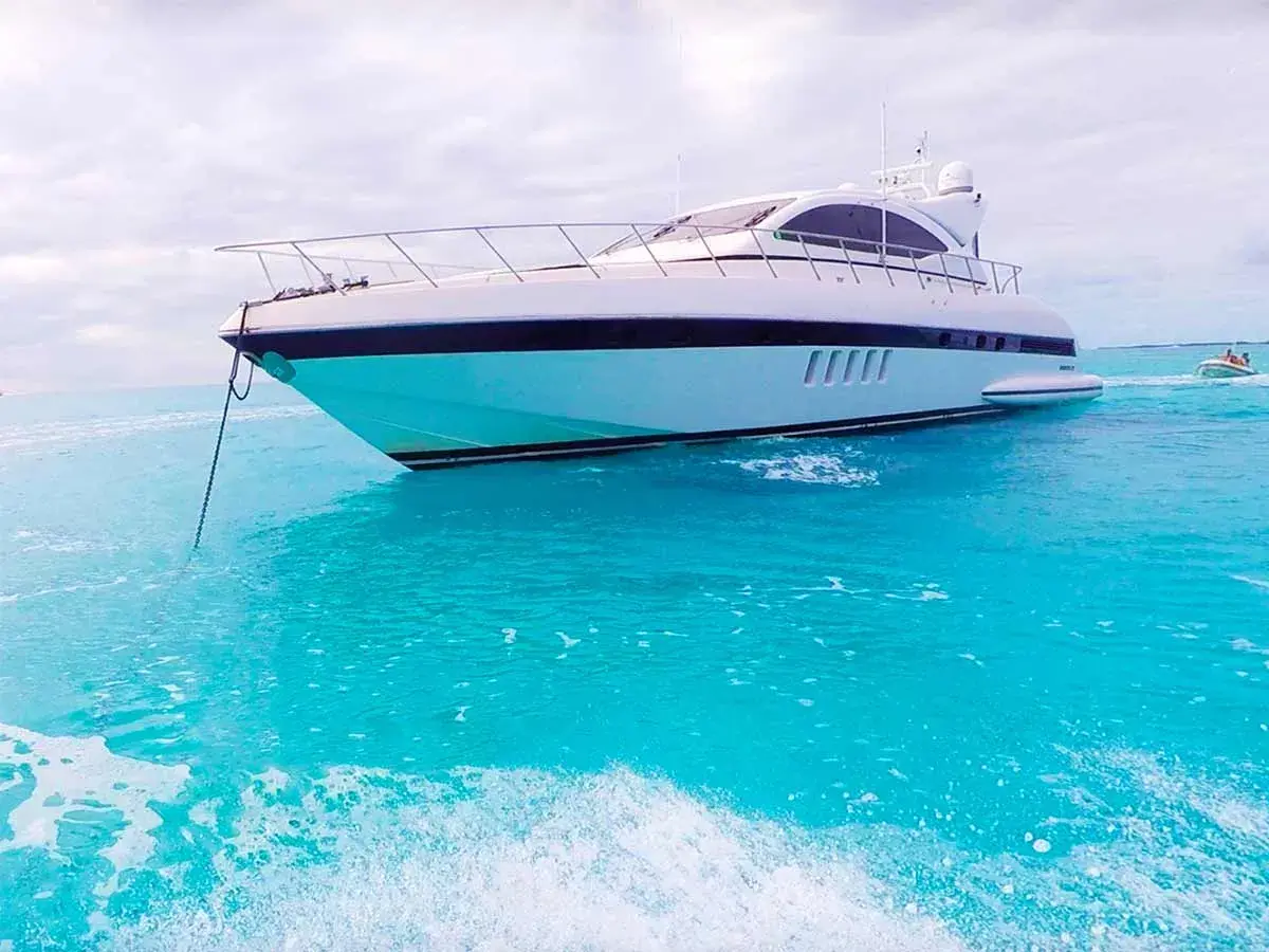 72' Mangusta photo 16