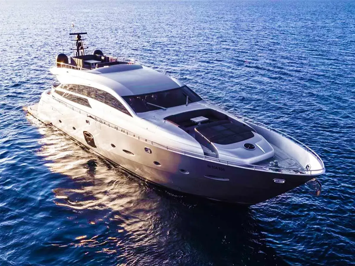 92' Pershing photo 1