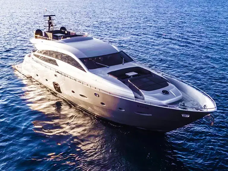 92' Pershing photo 14